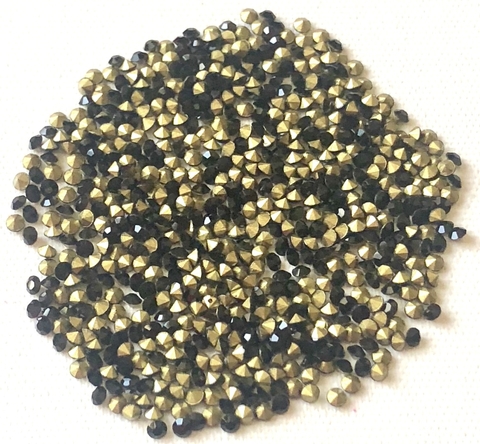 COD 2853 - Pedras de Strass SS8,5/PP18 Jet Black - Pacote com 30 Pedras