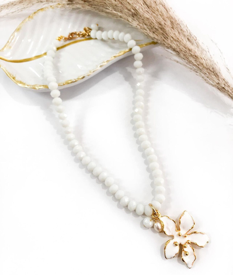 COD PP030 - Colar de Cristais com Pingente de Flor e Pérola de Água Doce - Unidade