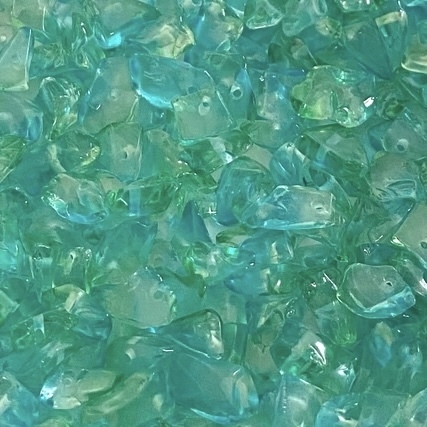 COD 7235 - Cascalho de Murano Verde Água - Quantidade aproximada equivalente a um fio de 80cm.