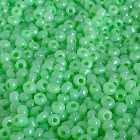 COD 4420 - Miçangão Chinês Verde Limão Perolado - 10 gramas