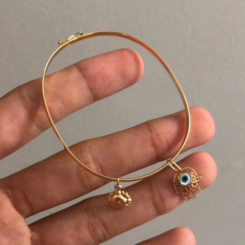 Bracelete em Ouro 18k de 3mm baulado com Pingentes