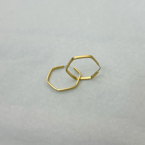 Argola Sextavada 2 mm em Ouro 18K