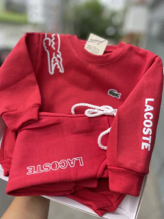 Conjunto calça e blusa na internet