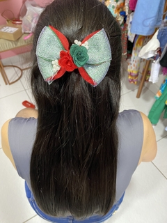 Laço verde com vermelho