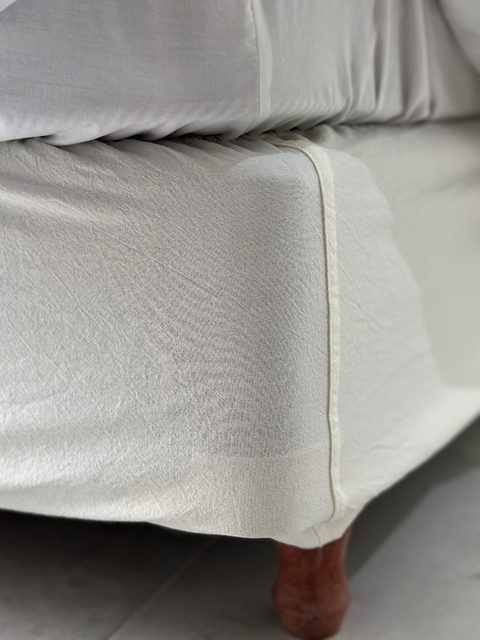CUBRESOMMIER OFF WHITE CON ELÁSTICO TUSSOR