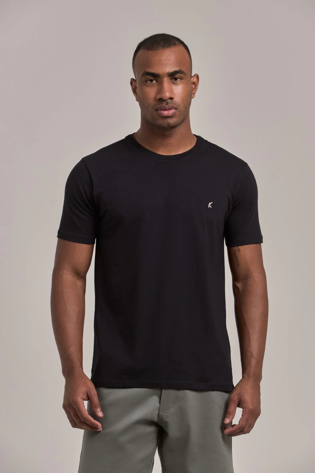 T-SHIRT BÁSICA FIO 40 - PRETA