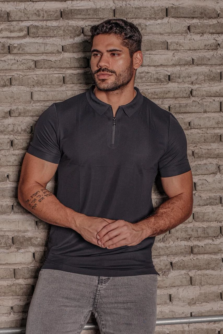 CAMISA GOLA POLO TECNOLÓGICA COM ZÍPER - PRETA