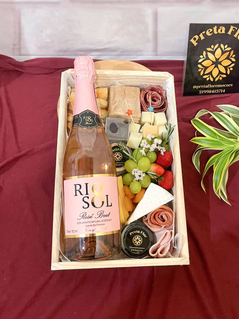 Bandeja de Frios com espumante - comprar online