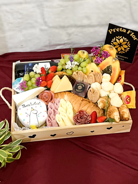 cesta de café da manhã para compartilhar 