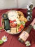 Cesta de café da manhã- bandeja redonda Individual com Bento Cake + bebida - à pronta entrega: frase do bolo Parabéns - comprar online