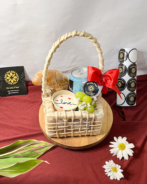 Cestinha afetiva com bolo de copo Love (encomende com 48h de antecedência) ou Parabéns (à pronta entrega)❤️ - comprar online