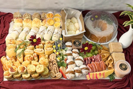 Marca 2 de Cestas de café da manhã Rj , coffee break e tábuas de frios - Preta Flor