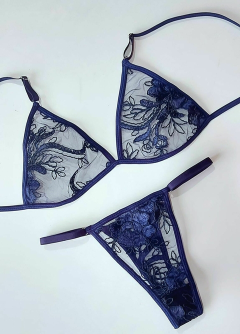 Conj. Petra Bordado Marinho