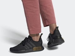 Tênis Adidas Nmd R1 All Black Metallic Gold
