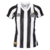 camisa-camiseta-uniforme-do-santos-peixe-listrada-listrado-preta-e-branca-preto-e-branco-umbro-24-25-2024-2025-neymar-jr-coroa-escudo-gola-bege-marrom-feminina-feminino-mulher-