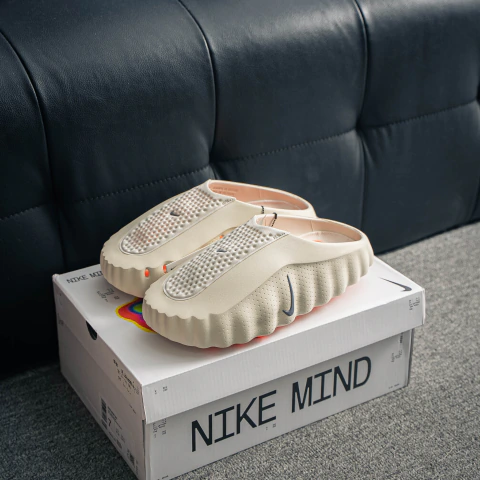 Nike Mind 001 Slide "Light Bone"