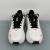 Hoka One One Bondi 9 en internet