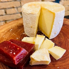 QUEIJO MINAS SANTA CLARA 900g
