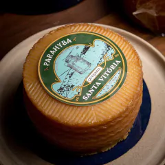 Queijo Meia Cura com Urucum 450 G - (cópia) en internet