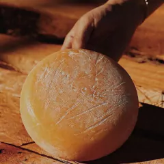 Queijo Artesanal Serrano 400g - (cópia) - comprar online