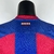 camisa-do-2023-2024-e-versão-jogador-player-modelo-de-barcelona-i-23-24-jogador-nike-masculina-azul-marinho-e-vermelho