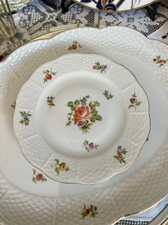 Lindisimo Plato Postre Porcelana Herend Hungary Pattern Rosehip #3 Pintado a Mano C1948