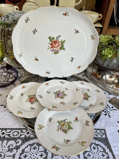 Imagen de Lindisimo Plato Postre Porcelana Herend Hungary Pattern Rosehip #3 Pintado a Mano C1948