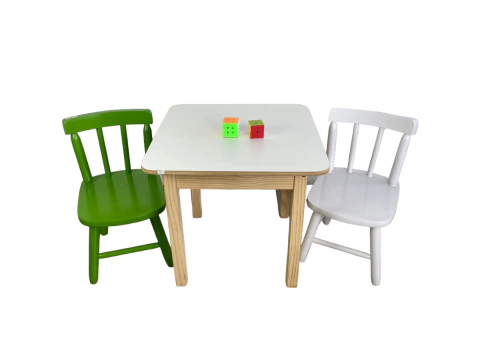 Mesa Com 2 Cadeirinhas De Madeira Resistente Para Crianças