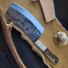 Hacha Draktar asta y madera