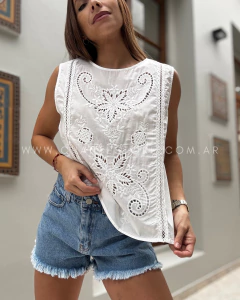 Camisa importada Kenly blanca en internet