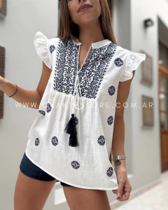 Blusa importada Nika Blanca en internet