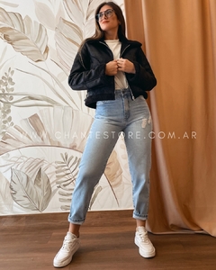 Jeans mom Bego en internet