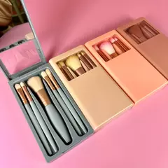 Set de Brochas con Espejo (caja)