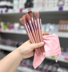 Set de brochas Eloise 13u con estuche de paño