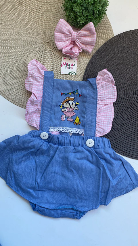Romper de Bebê Menina Junino - Rosa + Azul Jeans - Boneca Bordada - comprar online