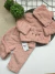 Conjunto de Três peças de Bebê Menina - Casaco + Calça + Touca - Rosa