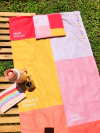 Lona Pantone love