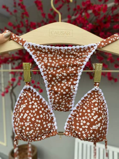 Cortininha + calcinha fita florzinha (crochê)