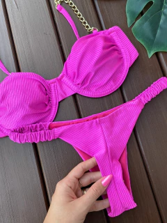 BIQUINI DRAPEADO COM CORRENTE + CALCINHA FRUFRU FIO DUPLO (PINK)