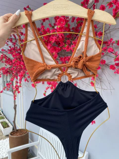 Maiô decotado argola fio duplo (preto/caramelo) - loja online