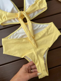 MAIÔ DECOTADO ARGOLA FIO DUPLO (AMARELO MANTEIGA) - loja online