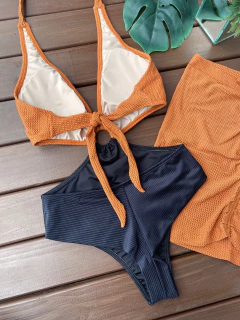 Maiô decotado argola fio duplo (preto/caramelo)