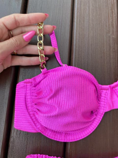 BIQUINI DRAPEADO COM CORRENTE + CALCINHA FRUFRU FIO DUPLO (PINK) - loja online