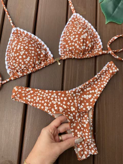 Cortininha + calcinha asa delta fio duplo florzinha (crochê) na internet