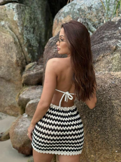 SAIA CROCHÊ (PRETO E OFF WHITE) na internet