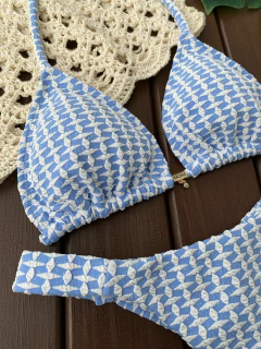 CORTININHA + CALCINHA FITA LARGA (FIO DUPLO) (textura azul com branco) - comprar online