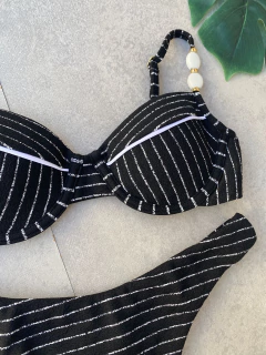 Meia taça miçangas + calcinha asa delta fio duplo (preto listra branca) - comprar online