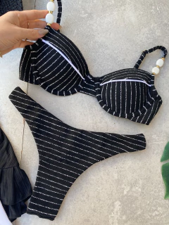 Meia taça miçangas + calcinha asa delta fio duplo (preto listra branca)