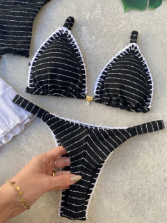 CORTININHA +CALCINHA FITA CROCHÊ (PRETO LISTRA BRANCA) - comprar online