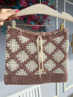 SAIA CROCHÊ QUADRADA (BEGE E OFF WHITE)